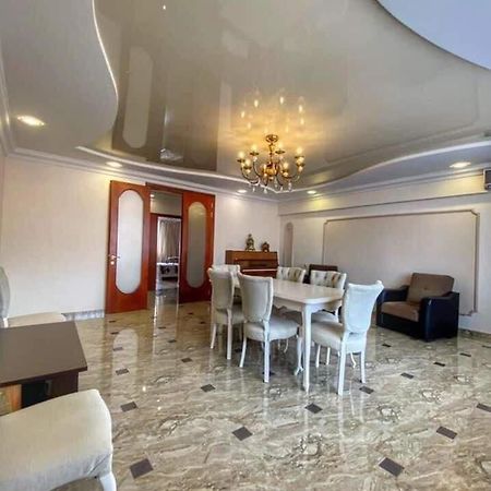 Apartment Dolphin Батумі Екстер'єр фото