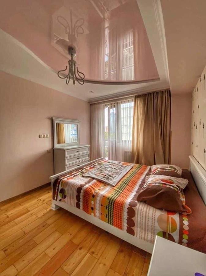 Apartment Dolphin Батумі Екстер'єр фото