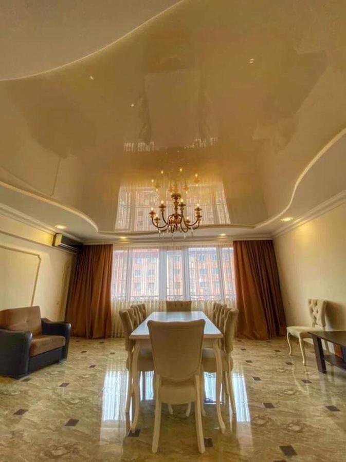 Apartment Dolphin Батумі Екстер'єр фото