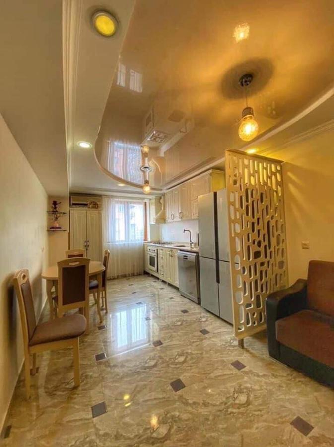 Apartment Dolphin Батумі Екстер'єр фото
