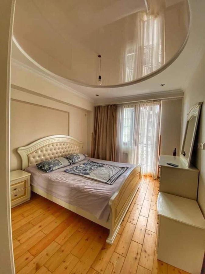 Apartment Dolphin Батумі Екстер'єр фото