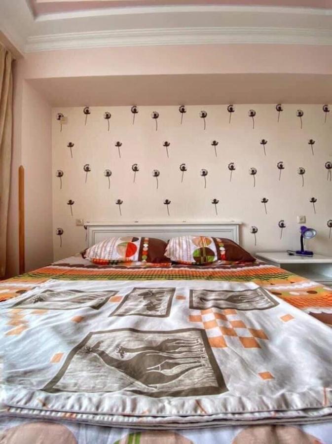 Apartment Dolphin Батумі Екстер'єр фото