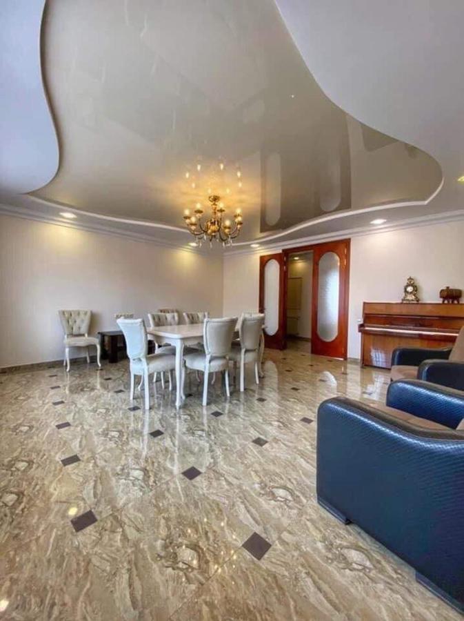 Apartment Dolphin Батумі Екстер'єр фото