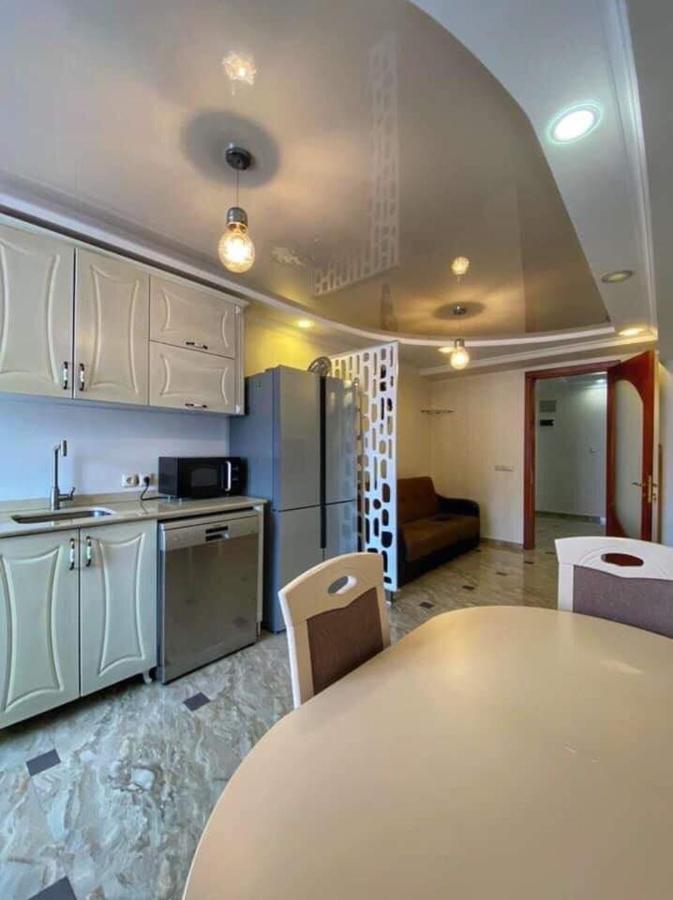 Apartment Dolphin Батумі Екстер'єр фото