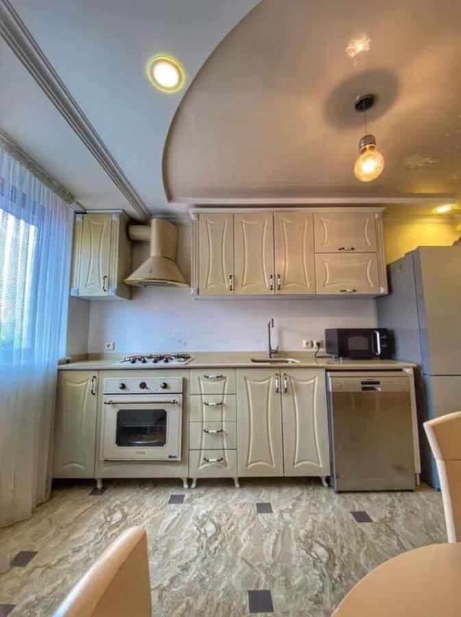 Apartment Dolphin Батумі Екстер'єр фото